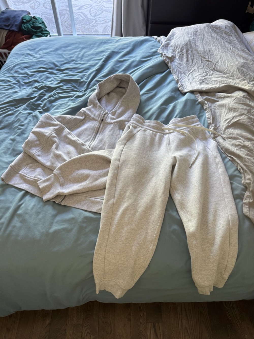 Lululemon Light Grey Scuba Hoodie & Sweatpants